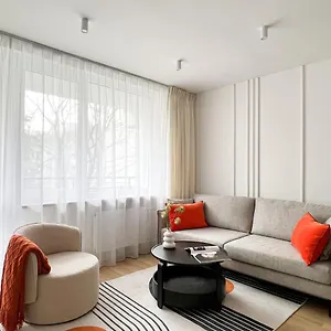 https://gustowny-apartament-przy-metrze.warsawhotelspoland.com